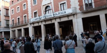📷 Concentracions a Tortosa i Amposta per la inhabilitació del president del Govern