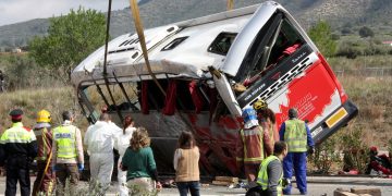 La jutgessa conclou la investigació per l’accident de Freginals i deixa el conductor de l’autocar a un pas del judici