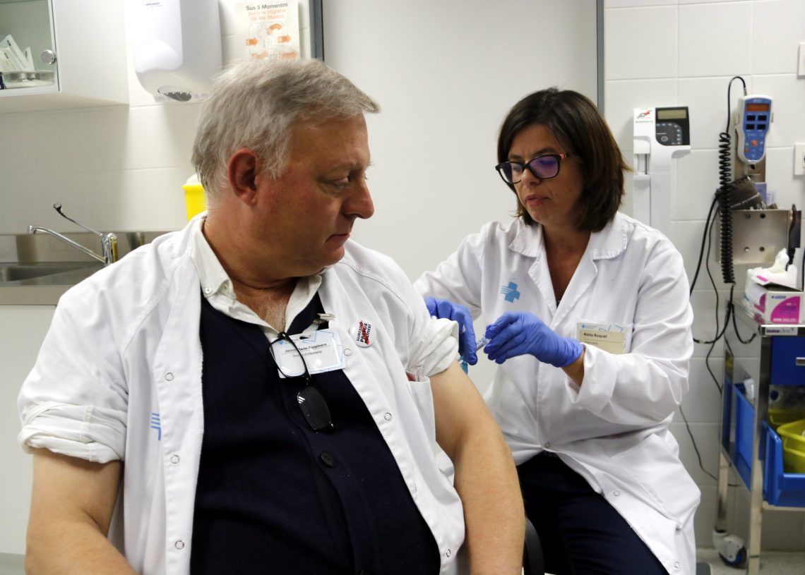 El Col·legi d’Infermeres crida a tots els sanitaris de Tarragona i l’Ebre a vacunar-se de la grip en plena pandèmia de la covid-19