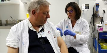 El Col·legi d’Infermeres crida a tots els sanitaris de Tarragona i l’Ebre a vacunar-se de la grip en plena pandèmia de la covid-19