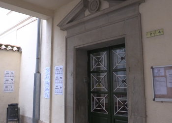 Alumnes de Remolins marxen per falta d’espai a l’Escola Oficial d’Idiomes de Tortosa