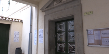 Alumnes de Remolins marxen per falta d’espai a l’Escola Oficial d’Idiomes de Tortosa