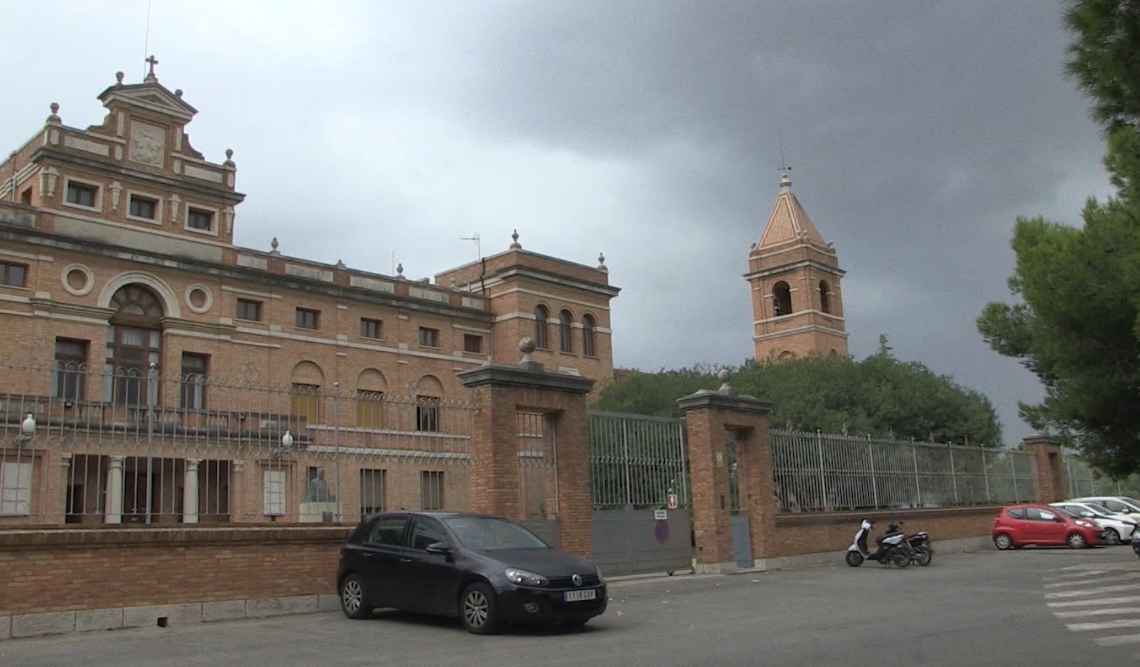 Confinen 13 grups del Sagrada Família, tres de l’institut Dertosa i dos de les Teresianes