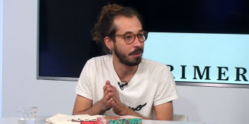 Arriba Llépol, el joc de cartes que marida la gastronomia i les paraules ebrenques