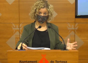 Tortosa tanca instal·lacions esportives i teatre, i limita l’activitat de la biblioteca