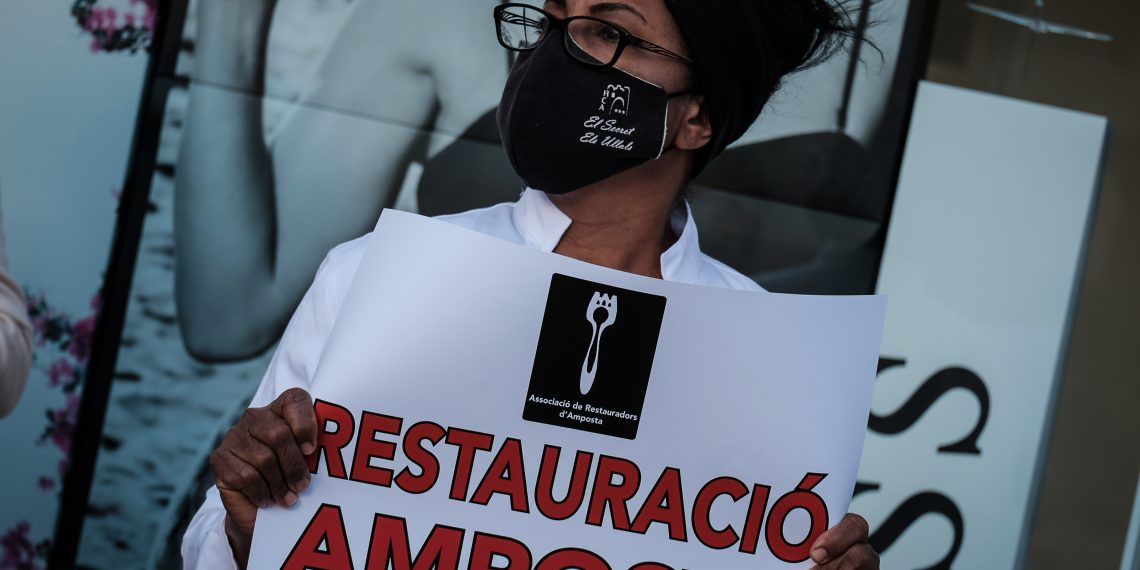 [#Fotogaleria] 📷  ‘La restauració no és el virus’, el clam del sector a Amposta