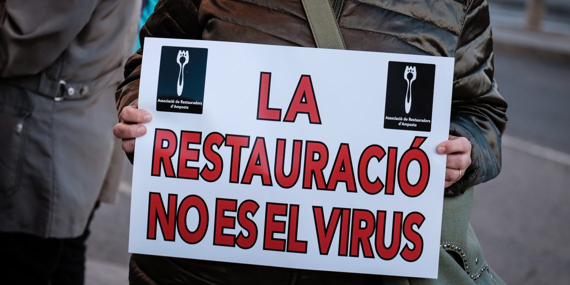 [#Fotogaleria] 📷  ‘La restauració no és el virus’, el clam del sector a Amposta