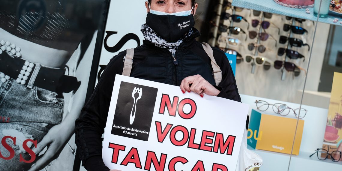 [#Fotogaleria] 📷  ‘La restauració no és el virus’, el clam del sector a Amposta