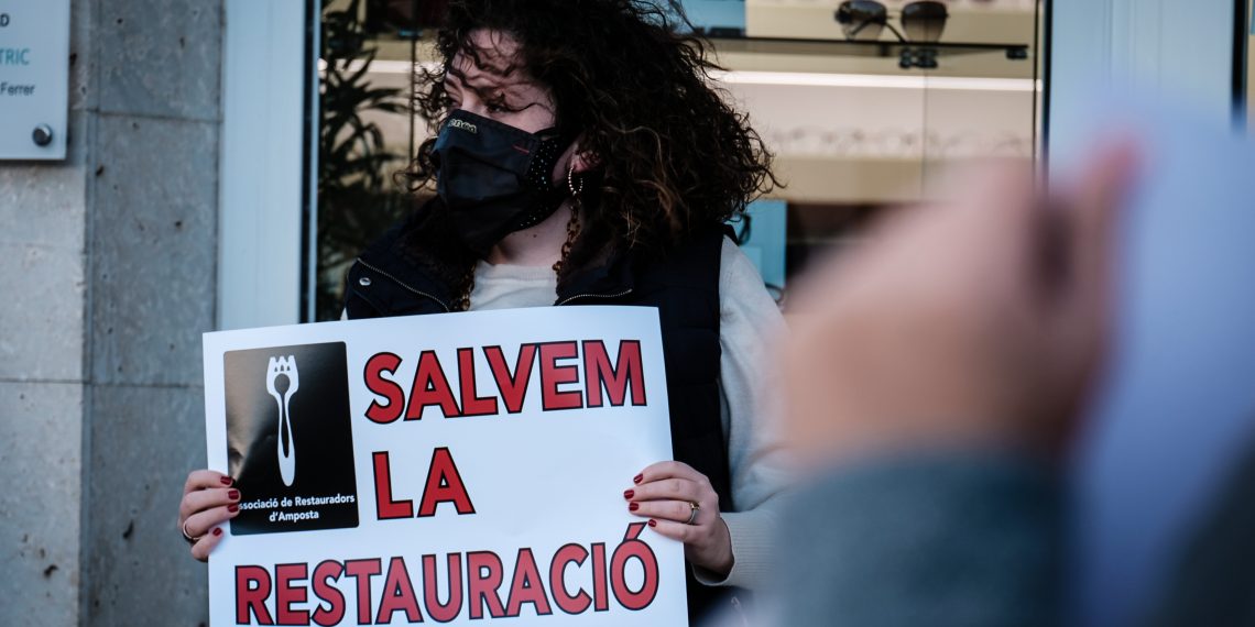 [#Fotogaleria] 📷  ‘La restauració no és el virus’, el clam del sector a Amposta