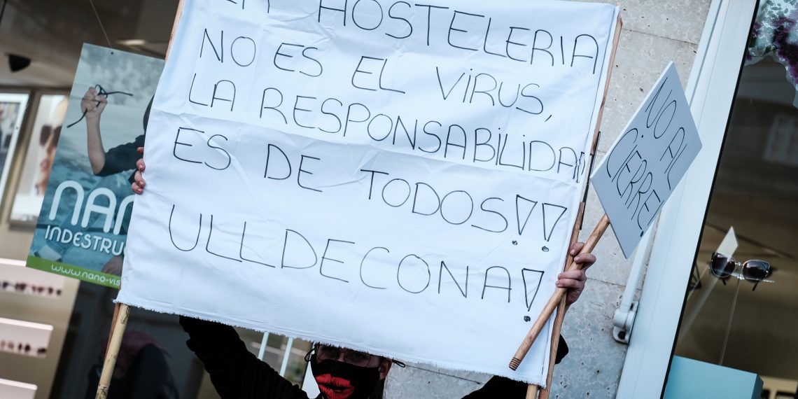 [#Fotogaleria] 📷  ‘La restauració no és el virus’, el clam del sector a Amposta