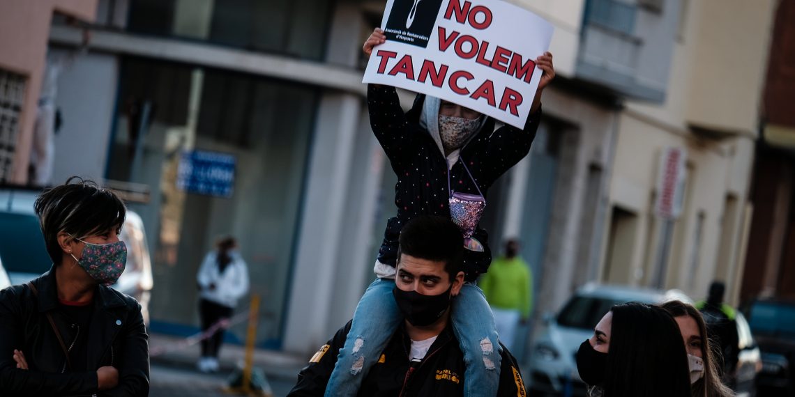 [#Fotogaleria] 📷  ‘La restauració no és el virus’, el clam del sector a Amposta