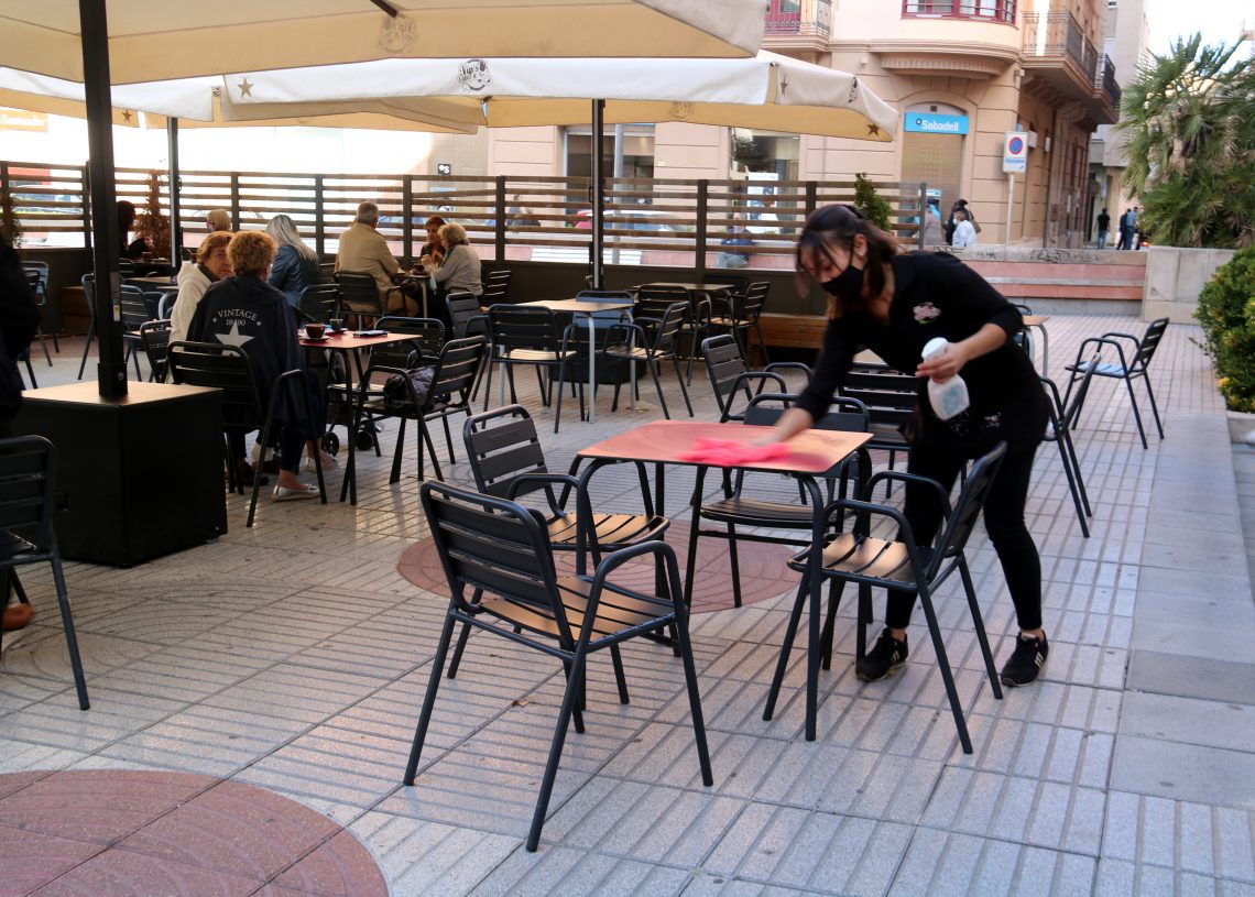 📷 L’afluència cau al centre comercial de Tortosa amb restauradors i botiguers preocupats per la recomanació de no sortir