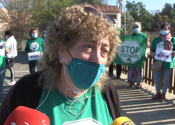 Concentració de la PAH a l’Aldea per reclamar sancions als grans tenidors