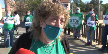 Concentració de la PAH a l’Aldea per reclamar sancions als grans tenidors