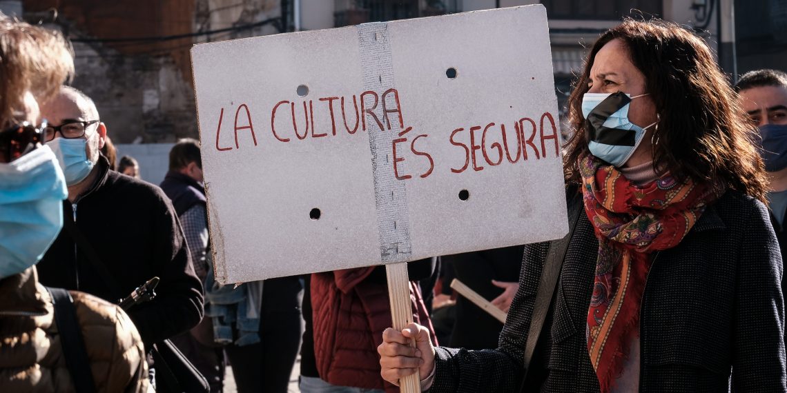 [#Fotogaleria] 📷 Així ha sigut el clam del món de la cultura ebrenca a Tortosa