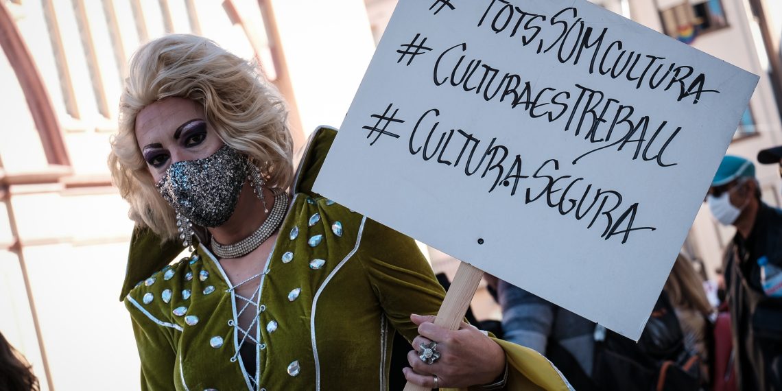 [#Fotogaleria] 📷 Així ha sigut el clam del món de la cultura ebrenca a Tortosa