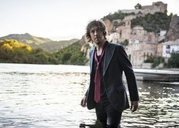 Èric Vinaixa emergeix del caos per explicar ‘La més bonica història’