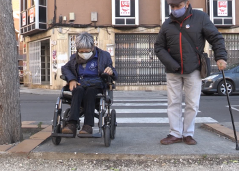 Les persones amb discapacitat de l’Ebre reclamen l’eliminació de barreres al carrer