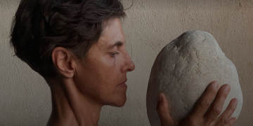 Ulldecona exposa ‘Lo que nos dicen las piedras’, obra de l’artista Nu Díaz