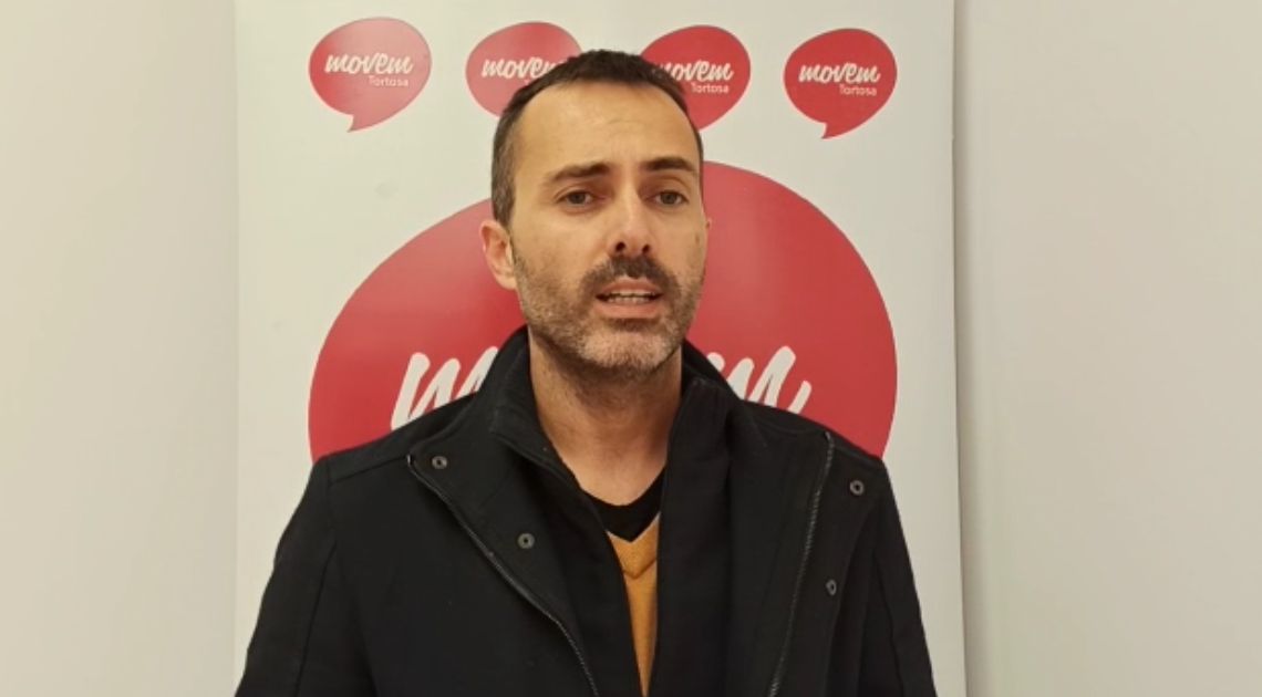 Movem vol agents de la policia local de Tortosa a l’entrada i sortida de les escoles