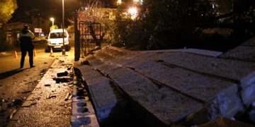 Un esclafit malmet diverses teulades a Horta de Sant Joan