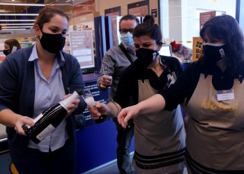 La Grossa reparteix 450.000 euros a clients i treballadors del Bonpreu i Esclat de Tortosa