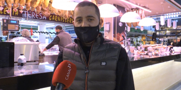 Els venedors del mercat de Tortosa, resignats amb les últimes restriccions