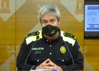 Les bicicletes i els patinets elèctrics ja no poden circular per les voreres de Tortosa