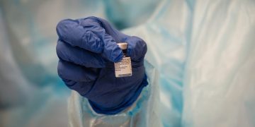 Salut diu que el cas de les infermeres és ‘un fet aïllat’ que no afecta el pla de vacunació