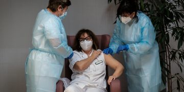 Salut ja ha vacunat 139 persones a les Terres de l’Ebre, on puja el risc de rebrot