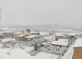 La nevada emblanquina les Terres de l’Ebre i avança cap a la resta de Catalunya