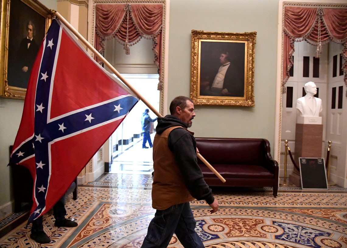 ‘De conspiracions i remeis casolans’, per Josep Obiol