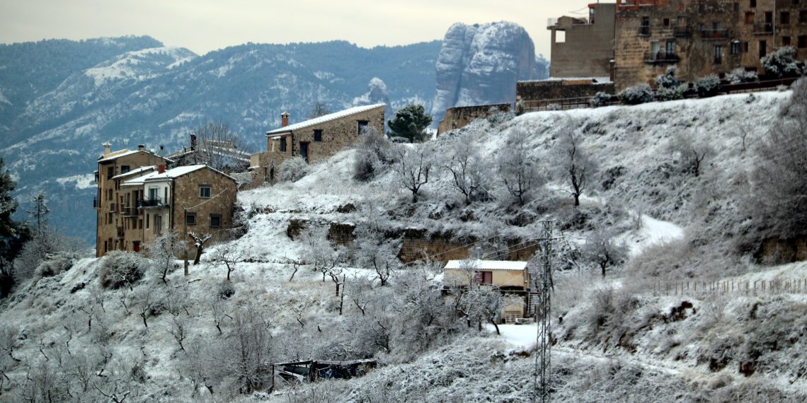 [#Fotogaleria] La neu deixa paisatges de postal en alguns municipis de l’Ebre i Tarragona