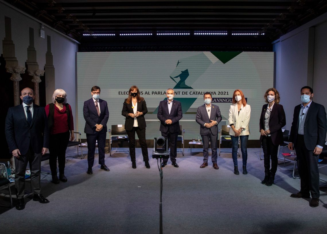 Els pactes postelectorals i els atacs a Illa centren el primer debat de candidats del 14-F