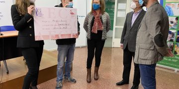 La patronal AECE dóna 600 euros al projecte Emma per investigar el càncer de mama