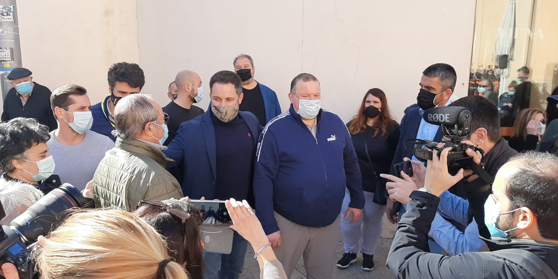 📷 Així ha anat l’acte d’Abascal a Tortosa i la protesta contra la presència de Vox