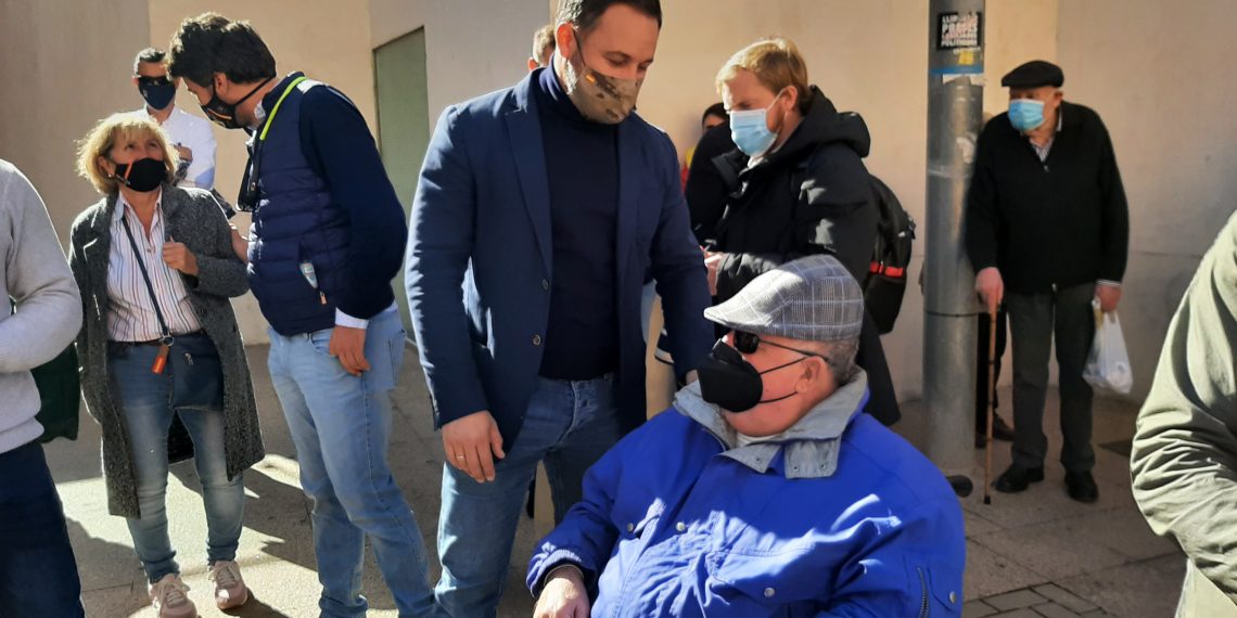 📷 Així ha anat l’acte d’Abascal a Tortosa i la protesta contra la presència de Vox