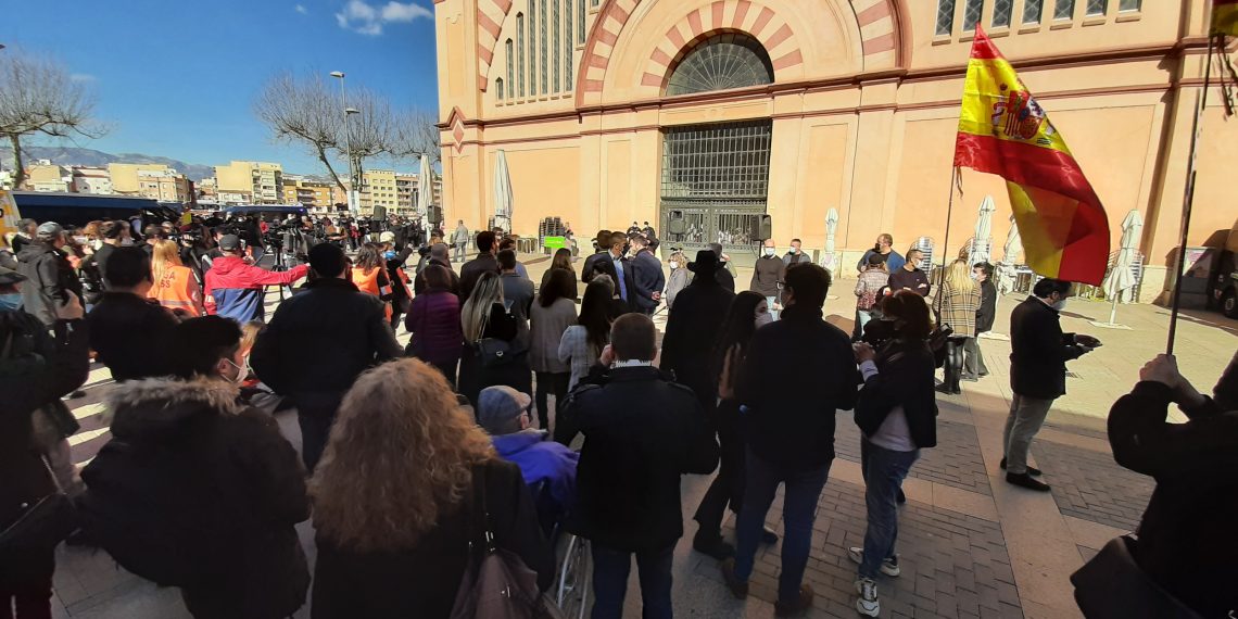 📷 Així ha anat l’acte d’Abascal a Tortosa i la protesta contra la presència de Vox