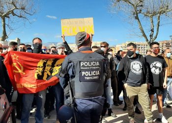 📷 Així ha anat l’acte d’Abascal a Tortosa i la protesta contra la presència de Vox