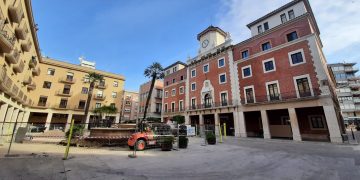 Tortosa manté el nom de la plaça d’Espanya, d’Alfons XII i dels Jardins del Príncep