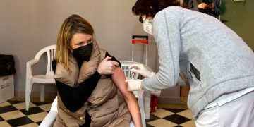 Salut administra les primeres vacunes d’AstraZeneca a les Terres de l’Ebre