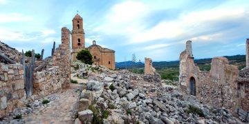 Justícia impulsa el projecte per conservar i rehabilitar el Poble Vell de Corbera d’Ebre
