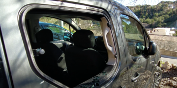 En llibertats amb càrrecs dos joves acusats de robar en vehicles i en un pis a Tortosa