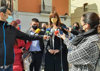 Laura Borràs fa costat a l’activista Rai López, citat al jutjat de Tortosa per un tuit