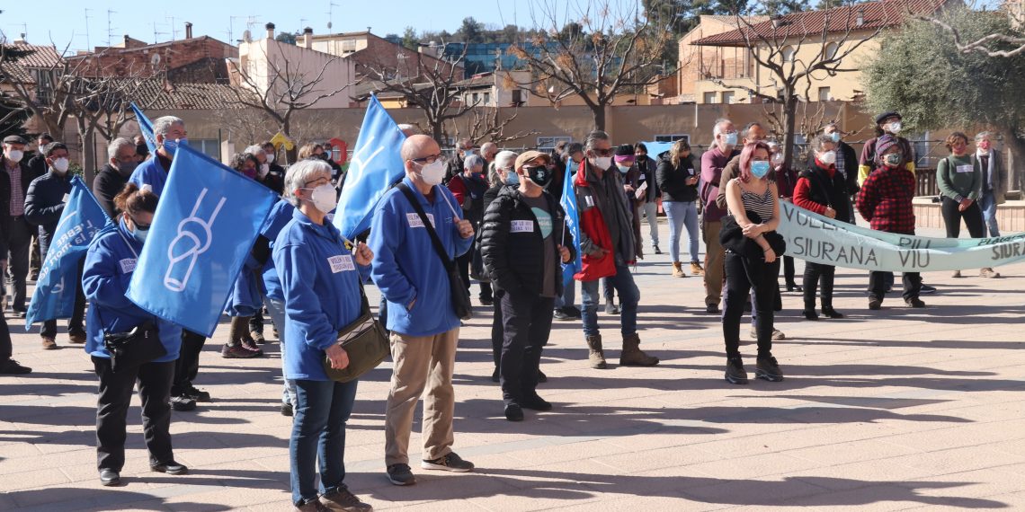 Unes 200 persones reclamen que s’aturi ‘l’espoli’ del riu Siurana cap al Baix Camp