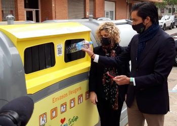 Tortosa aposta per RECICLOS, el sistema que recompensa per reciclar bé els envasos