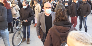 [#VÍDEO] Concentració de suport a Paco Gas, per l’inici del judici per l’1-O