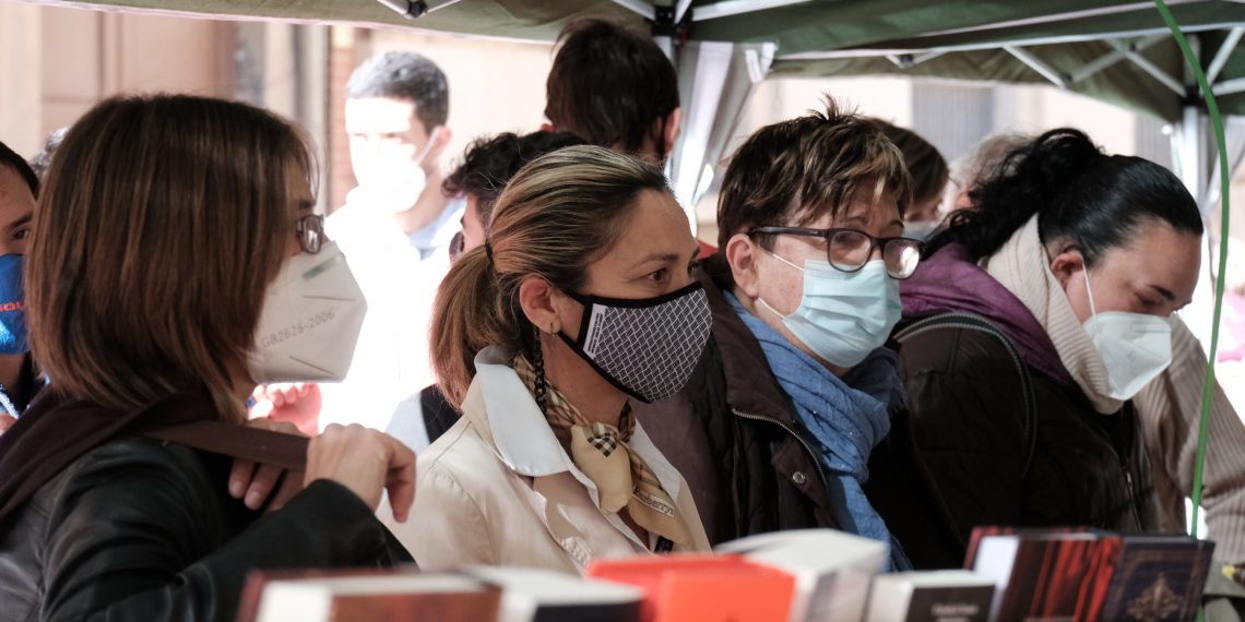[#Fotogaleria 📷 ] Primeres estampes de Sant Jordi als carrers de Tortosa i Amposta