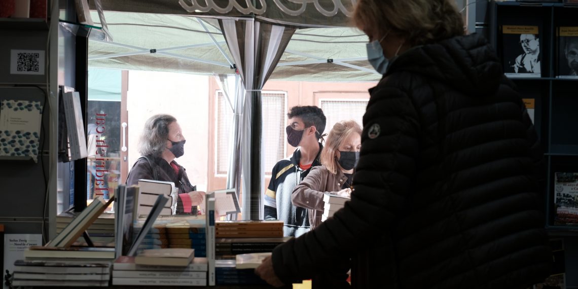 [#Fotogaleria 📷 ] Primeres estampes de Sant Jordi als carrers de Tortosa i Amposta