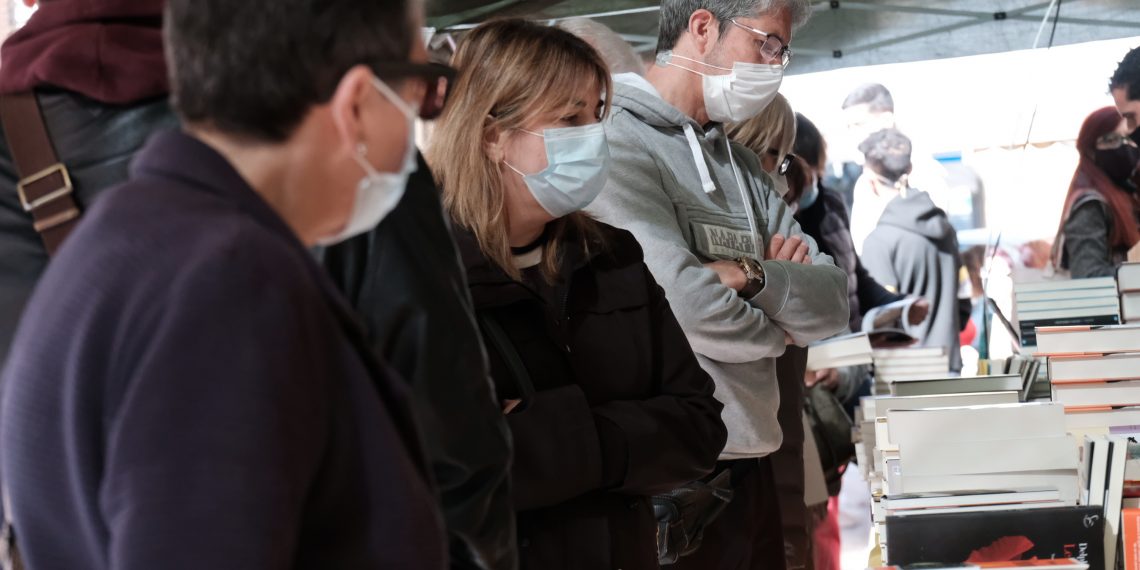[#Fotogaleria 📷 ] Primeres estampes de Sant Jordi als carrers de Tortosa i Amposta